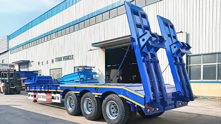 3 Axle Low Bed Trailer Truck for Sale in Guam