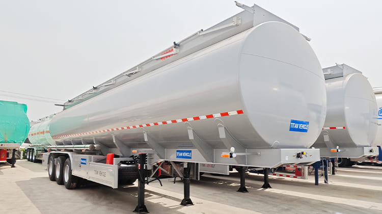 Tri Axle 42000 Liters Diesel Fuel Tanker Trailer for Sale in Guam, Guded