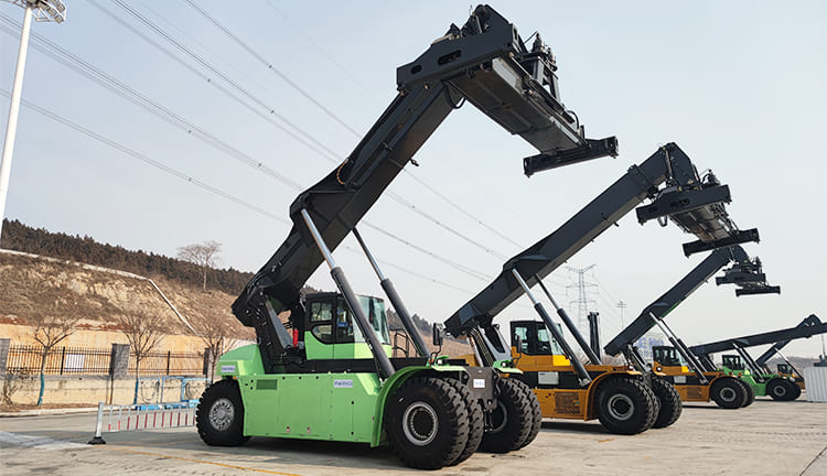 reach stacker