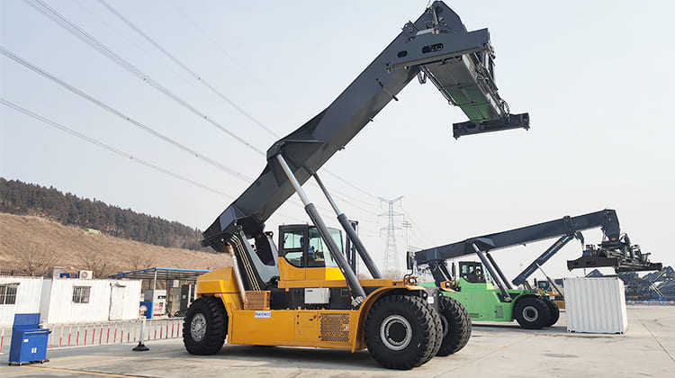 reach stacker
