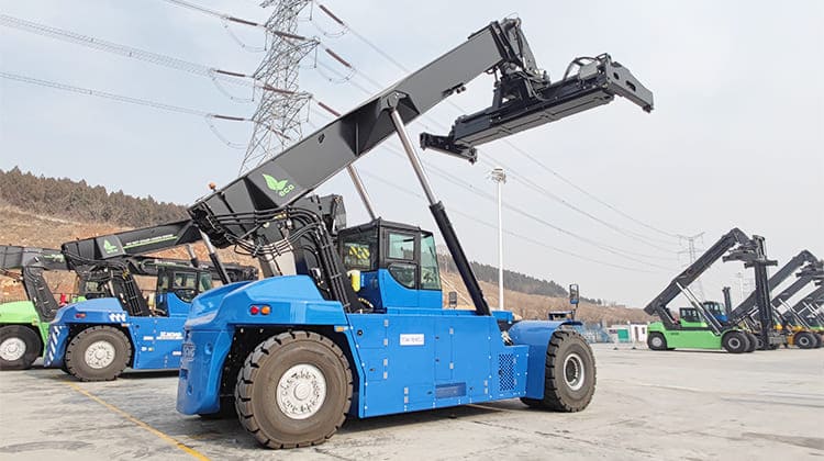 reach stacker