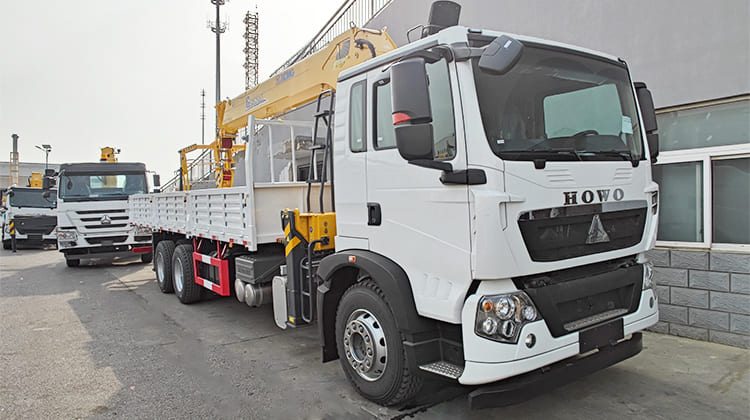 howo crane truck