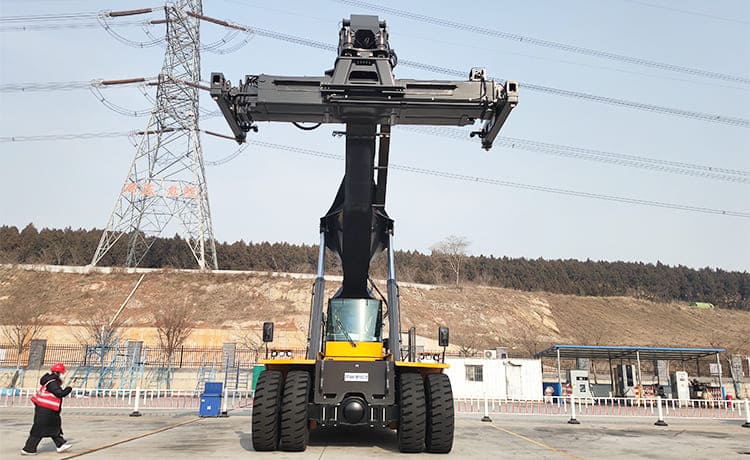 RS45 31CH Reach Stacker Truck | Electric Reachstackers in Mexico